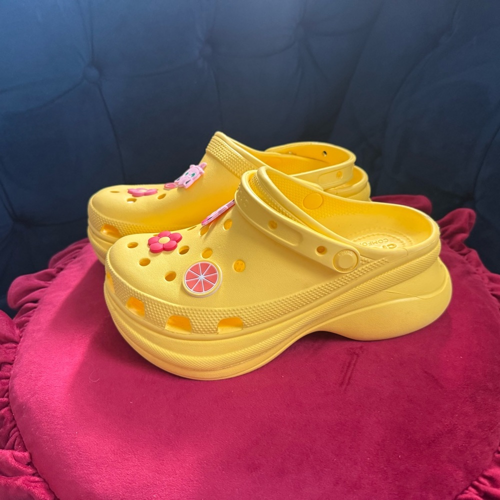 Crocs Yellow Platform with Charms